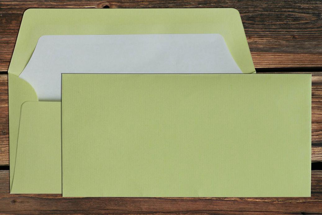 Briefhüllen mit Seidenfutter DL 110x220 mm Nassklebend Pistache gerippt 100 g/qm